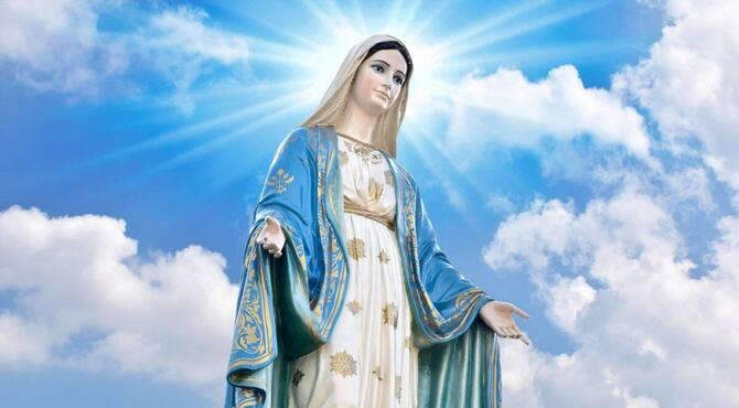 Ritual en honor a la Virgen para renovar la espiritualidad y pedir protección divina