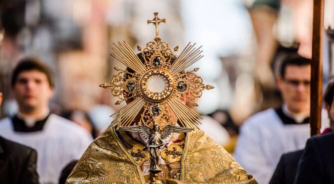 Solemnidad del Cuerpo y la Sangre de Cristo: Fe y Eucaristía