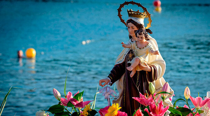 La Virgen del Carmen: Historia, Tradición, Devoción y Milagros